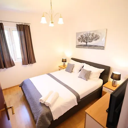 Apartments Lisica