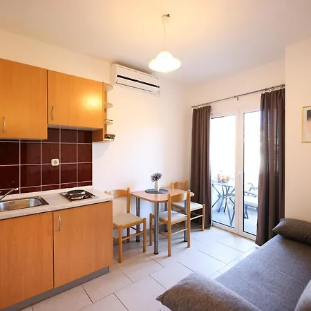 Apartments Lisica Apartment *