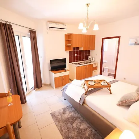 Apartments Lisica * Bibinje