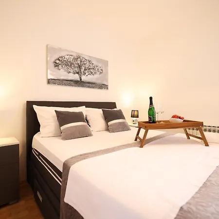 Apartment Apartments Lisica *